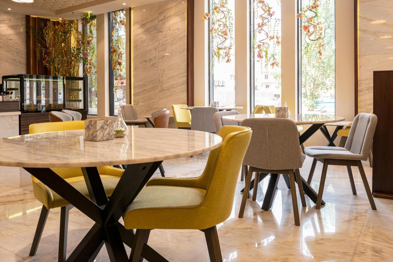 Seasons Park- Mawasim Al Hay At Hotel Jeddah Exterior photo