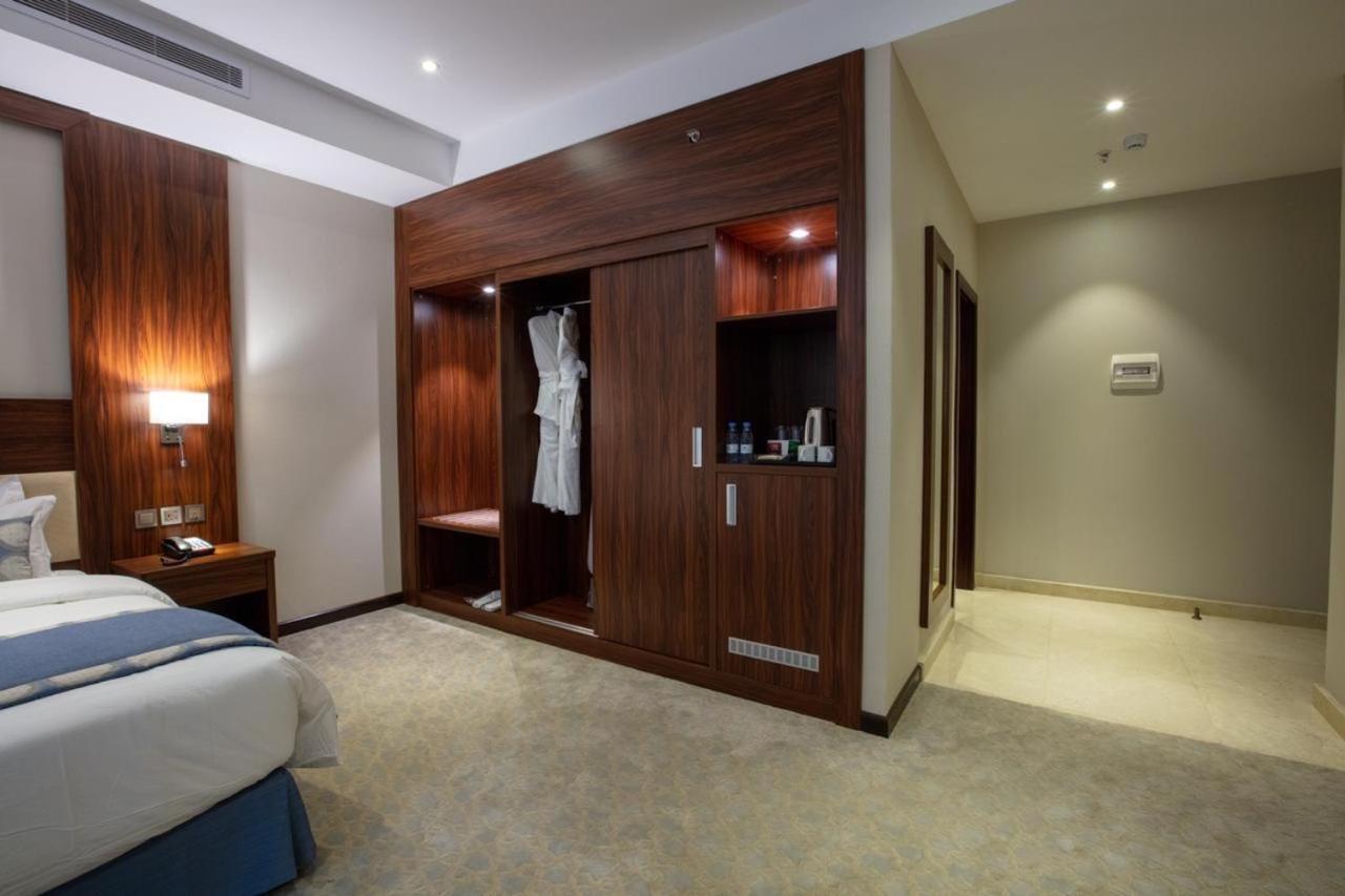 Seasons Park- Mawasim Al Hay At Hotel Jeddah Exterior photo
